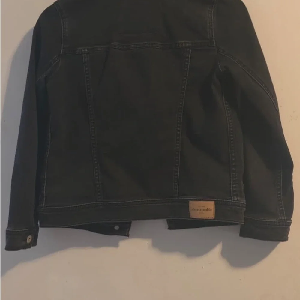 Abercrombie & Fitch classic black